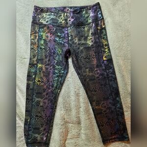 CVG Glisten Here Capri Length Leggings